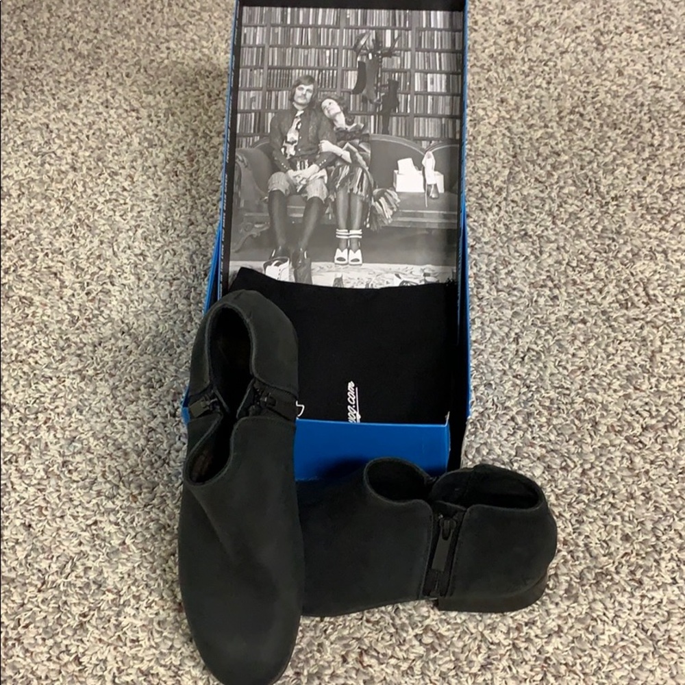 John Fluevog Radio Double Zipper shoe